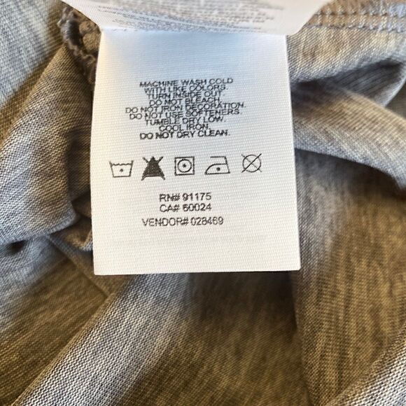 𝅺FILA | Grey Racer Back Graphic Training Tank , Size Large, NWT - Picture 9 of 13